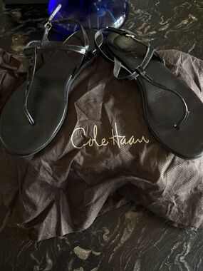 Cole Haan Black Leather T-Strap Flat Sandals